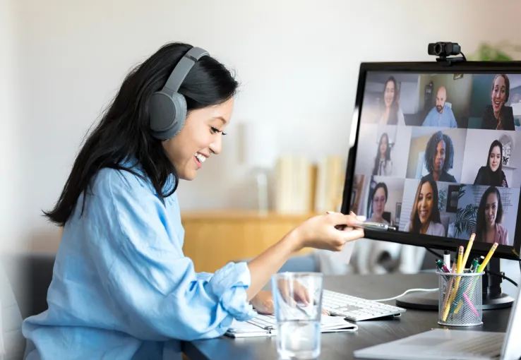 woman moderator leading an online community discussion